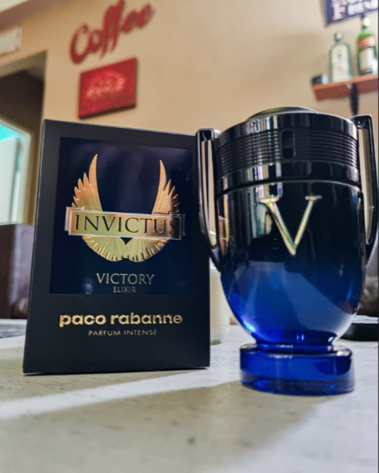 Invictus Victory Elixir Rabanne para Hombres